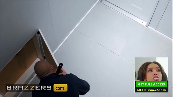 Ebony BBW (Maserati) Gets Stuck in Elevator and titty fucked - Brazzers