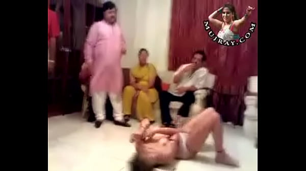 ファミリーヌードパーティー ・ XNXX.com.se 無料ポルノ