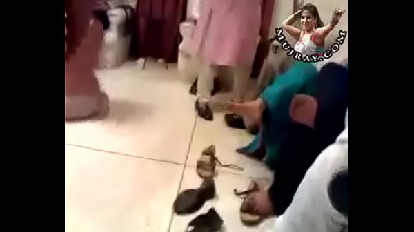 ファミリーヌードパーティー ・ XNXX.com.se 無料ポルノ