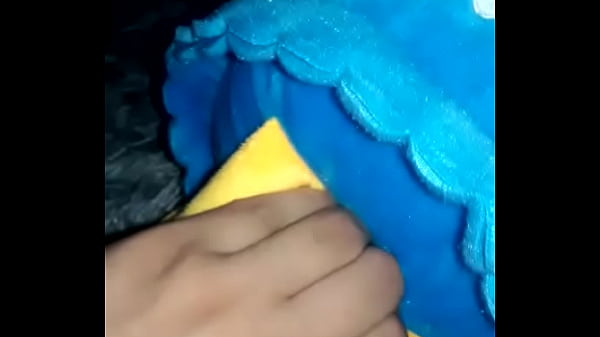 Painted chicken taking 4 fingers Thumbnail