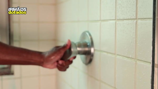 O Puto Safado caiu de boca na rola do Negão Dotado (Prévia)