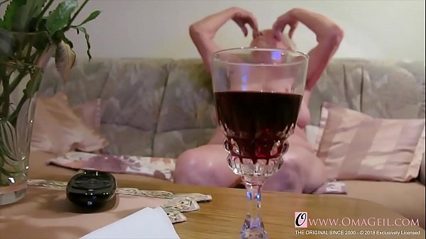 OmaGeil Two old grannies in video compilation