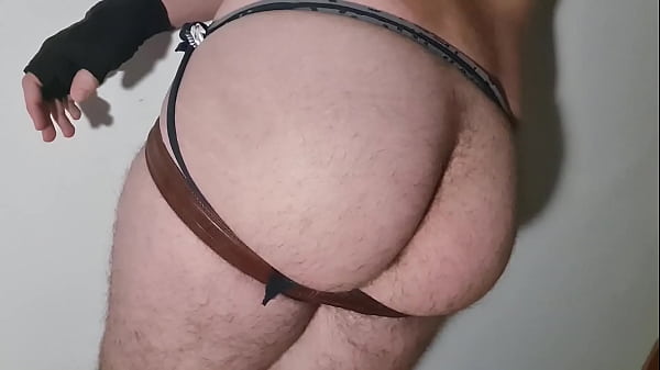 morg muestra su culo gordo