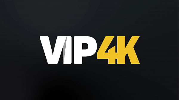 DEBT4k. Vase and Pussy