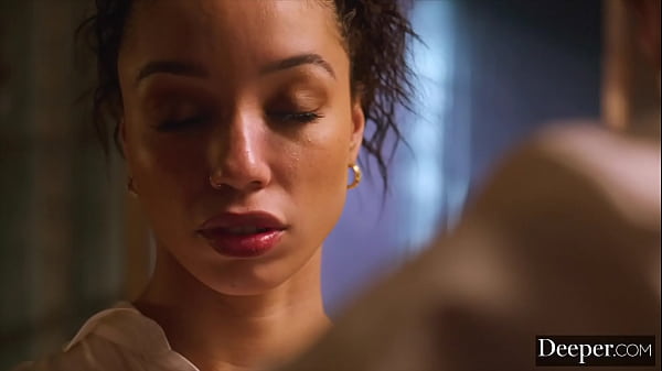 Deeper. Cunning thief Alexis fucks her way out of trouble