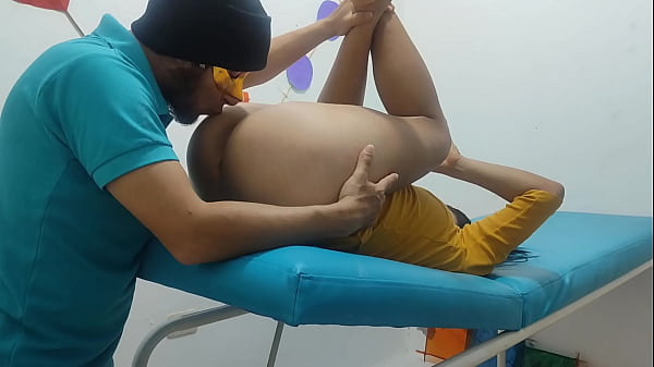 BUCETA GRANDE: A MASSOTERAPEUTA fez algo que eu não esperava!! O hippie me relaxa fazendo algo sujo durante a massagem.