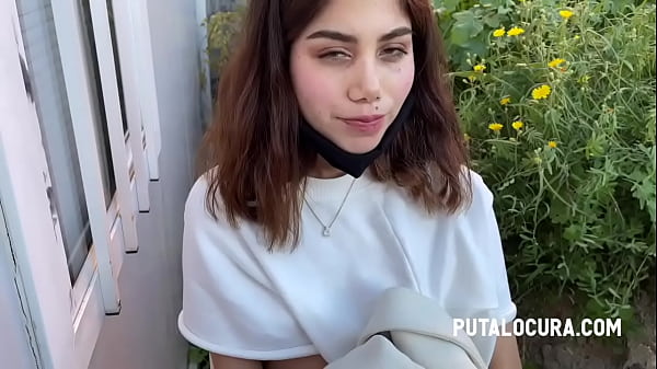 Pilladas - Latina convinced to give blowjob in the street and more...