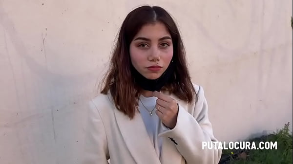 Pilladas - Latina convinced to give blowjob in the street and more...