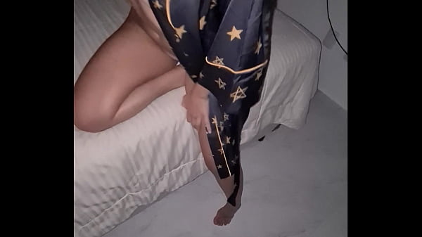 Tinder date! You gotta look that fit hot ass shaking