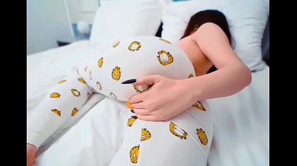 Continuo fodendo na cama com meu ex, magrelo bunda grande adora pau