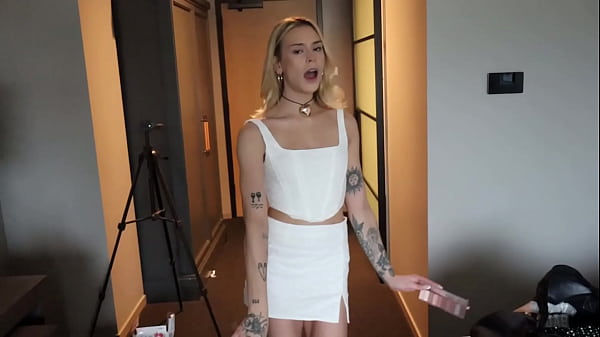 Teen Stripper comes to my room for private dance and i pull my cock out