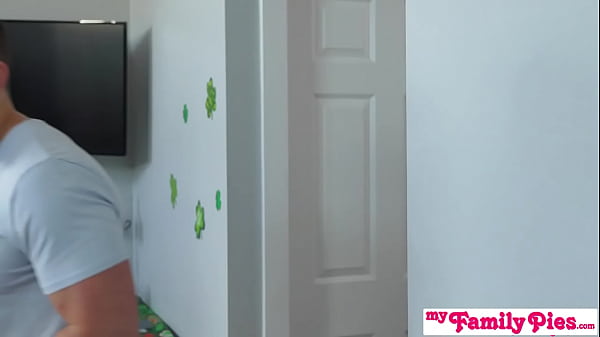 MyFamilyPies - To Stepsis I thought you liked seeing my dick?!