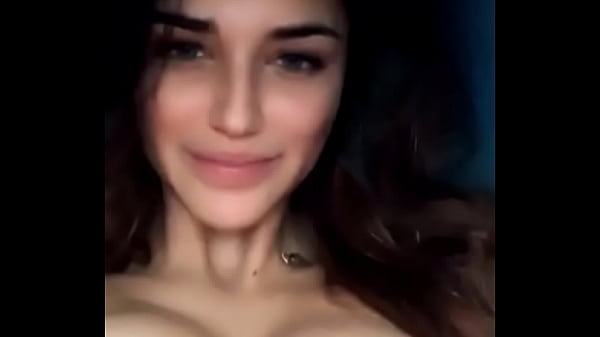 BIG TITS TOPLESS GIRL DOING CUTE FACE ZOOM TIKTIK CHALLENGE