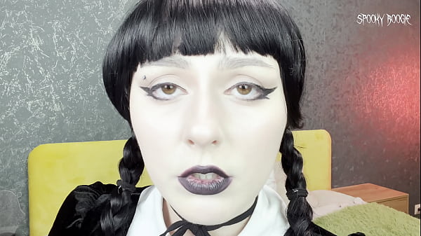 Gót lány cipővel izgat, majd kielégít