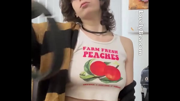 Faça companhia aos meus pés e à minha buceta enquanto ouve meu dia