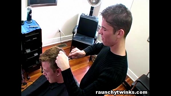 Horny Gay Blows His Cute Hairdresser At The Salon Xvideos Com