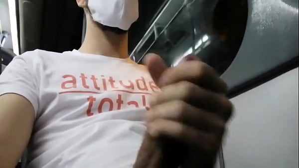 Cuarentena, día 51 y me puedo masturbar en el bus sin problema alguno incluso detrás de una madre de familia