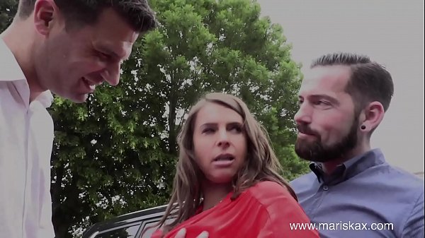 MARISKAX Anal threesome with busty MILF Sexy Susi