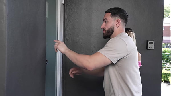 DAMN! He Filled My Tight Pussy Like A Puff Pastry!