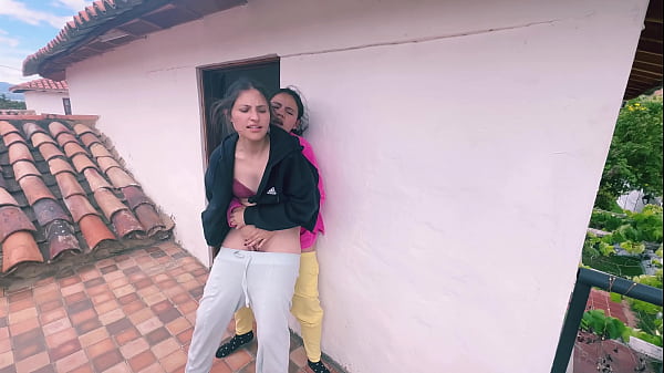 Metiendo mis dedos en la vagina caliente de mi ex