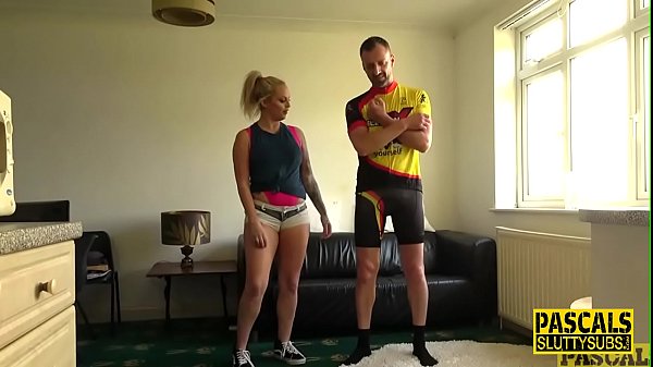 Submissive Louise Lee squirts and gets anal