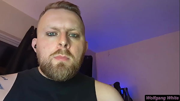 POV: Your straight friend lets you suck him off (Headphones ON)