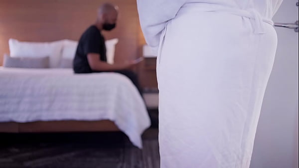 Big Booty BBW Granny Still Got Good Knees