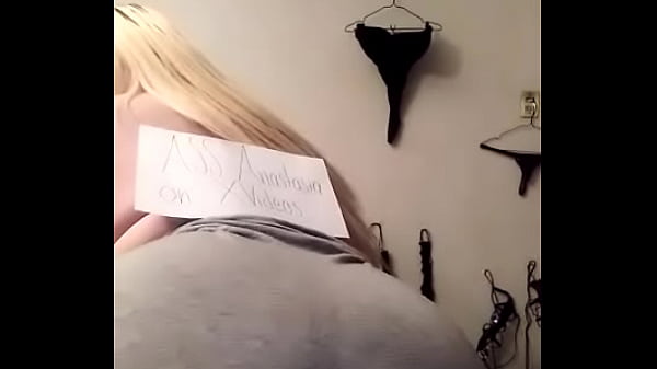 Gina Suger Den Tjocka Kukan | Svensk Porr Gina Suger Den Tjocka Kukan | Svensk Porr