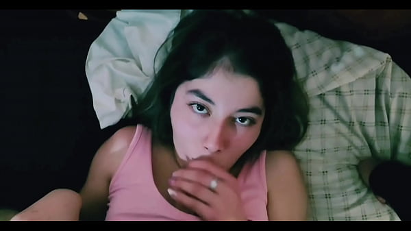 Nadat mijn vriendje al zijn pik in mijn mond had gestopt, neukte hij me