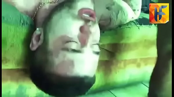 fumando y cogiendo gay [ Duration: 00:41 ]