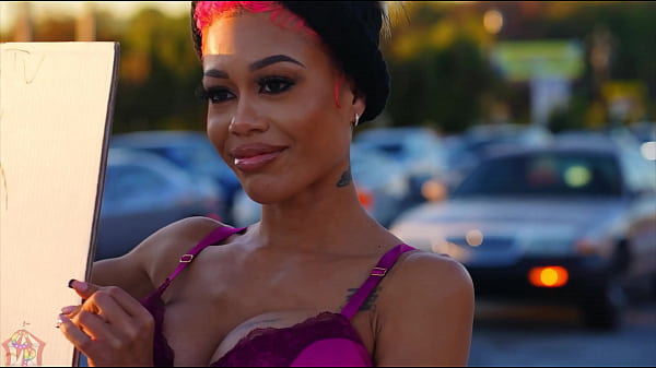 Jasamine Banks Gets Caught Sucking Dick In The Dollar General