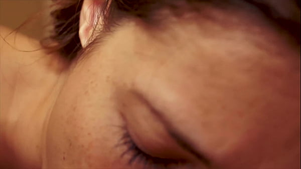 Veronica Leal lick an oily pussy out