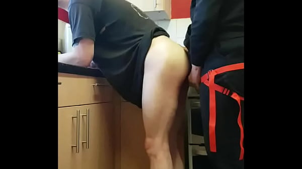 A meleg férfi megengedné hogy seggbe dugják