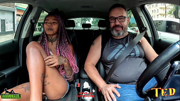 Ela veio para fazer um porno e prometeu trazer a mãe na próxima - Sophia Chocolate