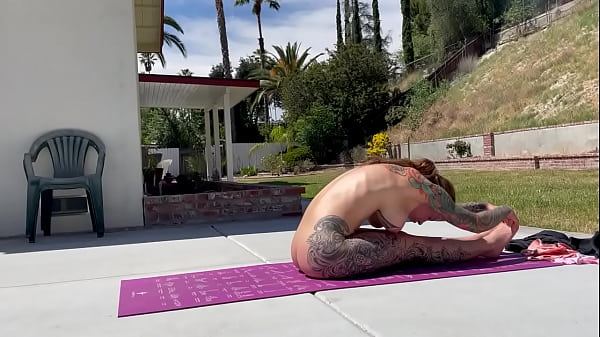 Real naked yoga with Felicity Feline