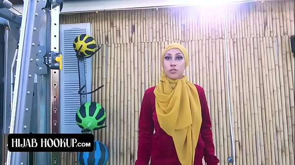 Hijab Hookup - Cute Arab Babe Leaves Her Trainer To Stretch Her And Work On Her Orgasms