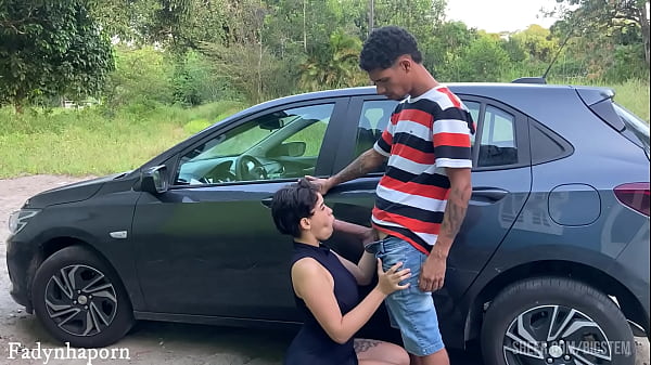 rabuda gostosa fode com uber em sitio abandonado