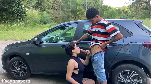 rabuda gostosa fode com uber em sitio abandonado