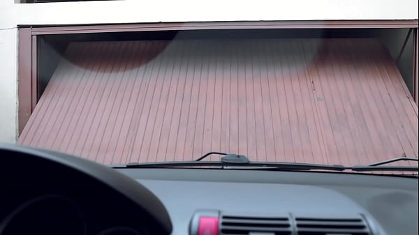 Threesome sluts fucking in the car