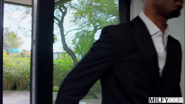 MILFY BBC-Craving Mob Wife Phoenix Gets What She Wants