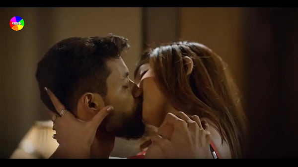 सासु मां ने अपनी बेटी को दामाद जी से चुदाते हुए देखा