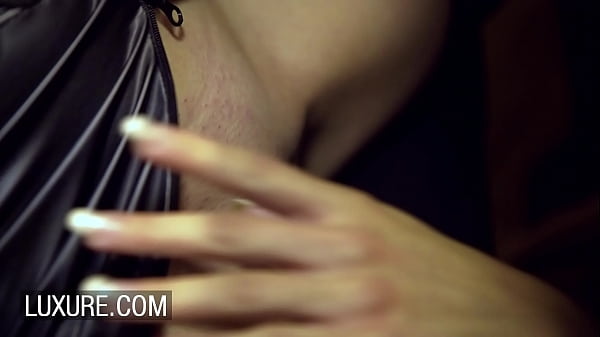 Mina Sauvage secret licking and BJ during dinner