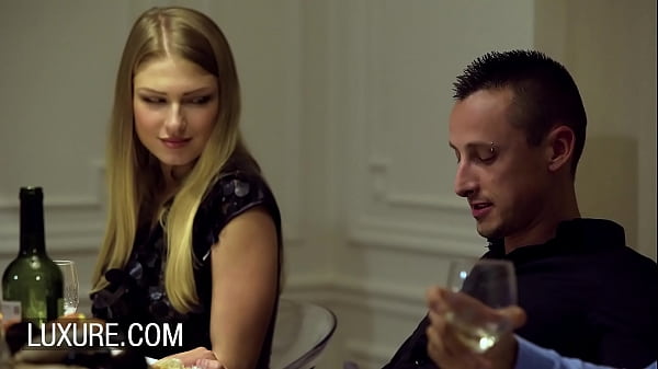 Mina Sauvage secret licking and BJ during dinner