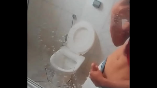 Meleg fürdőszobai kaland