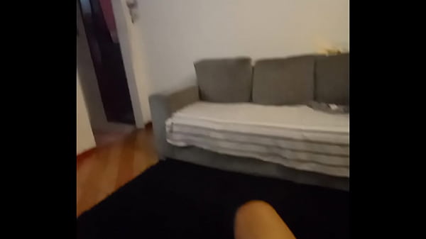 Casada sentando no amigo.