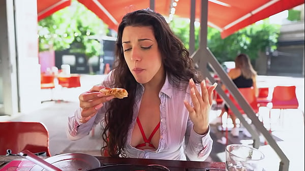 Latina loves Pizza with cum toping