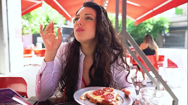 Latina loves Pizza with cum toping