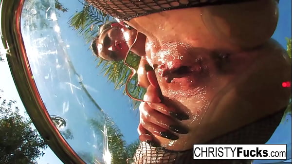 A gostosa Christy Mack mostra seu corpo gostoso nesta compilação