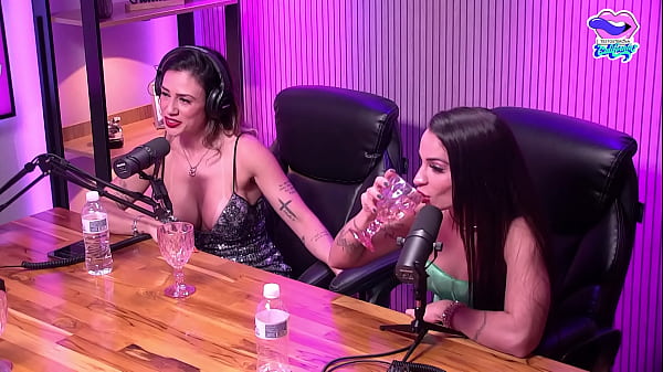 Ela ficou de quatro no estúdio