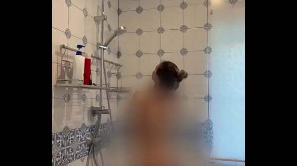 Shaving my pussy in the shower Thumbnail